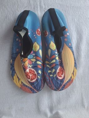 Kids Blue Floral Water Shoes